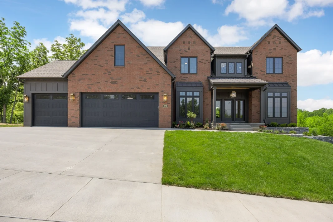 Home builders in Iowa City 