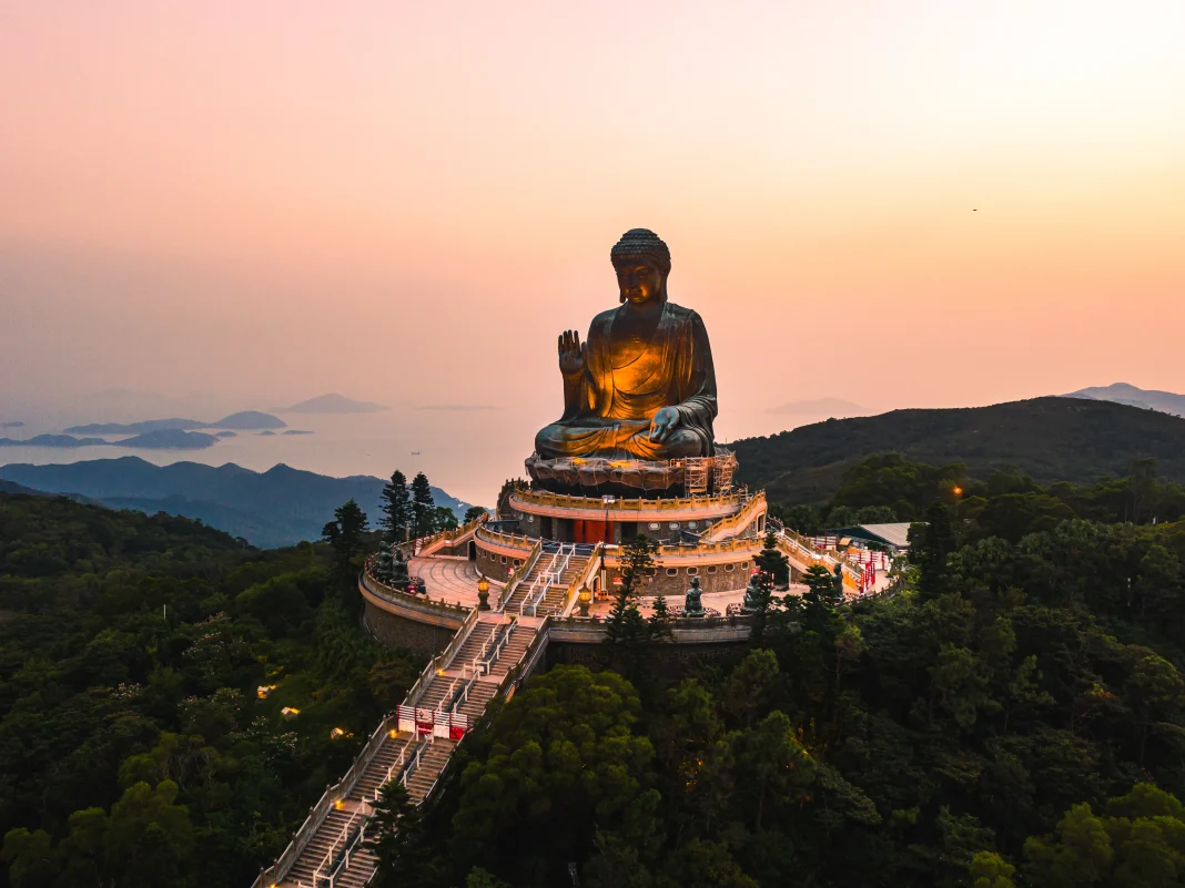 book your Hong Kong trip on Traveloka